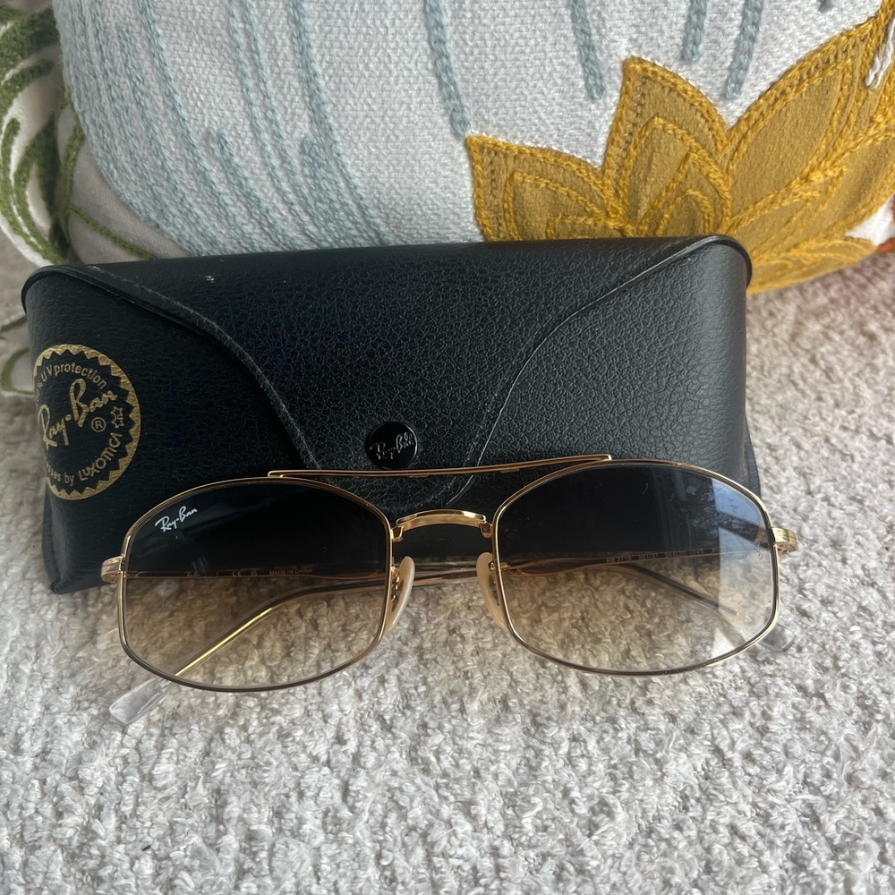 Ray-Ban Gold Gradient Sunglasses with Black Case